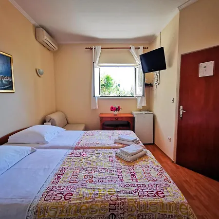 House Smajic בית הארחה 3*